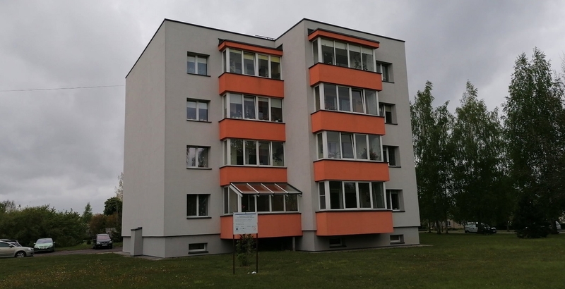 Daugiabutis atsidūrė spąstuose: gyventojai akmenį meta į vietinės valdžios daržą