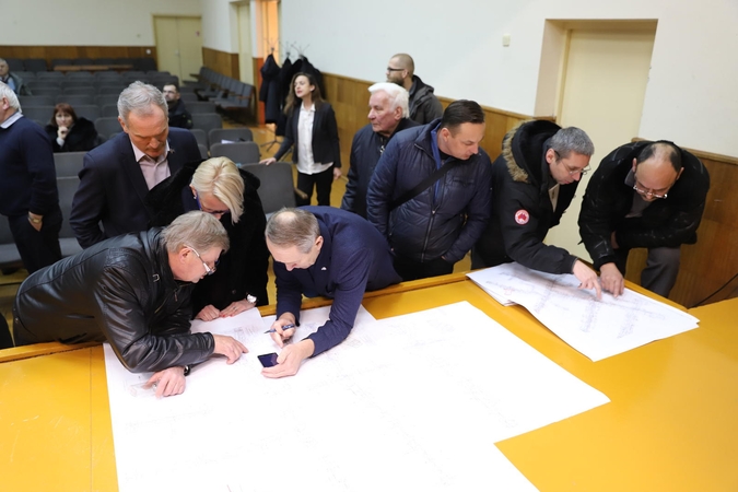 Aktualu: vandens ir nuotekų plėtros projekto pristatymas sudomino Ramučių gyventojus.