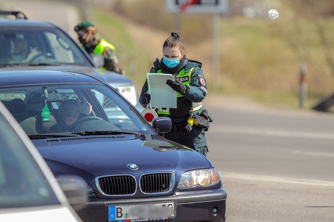 Svarbu: policija atsakė į dažniausiai užduodamus klausimus dėl judėjimo ribojimų
