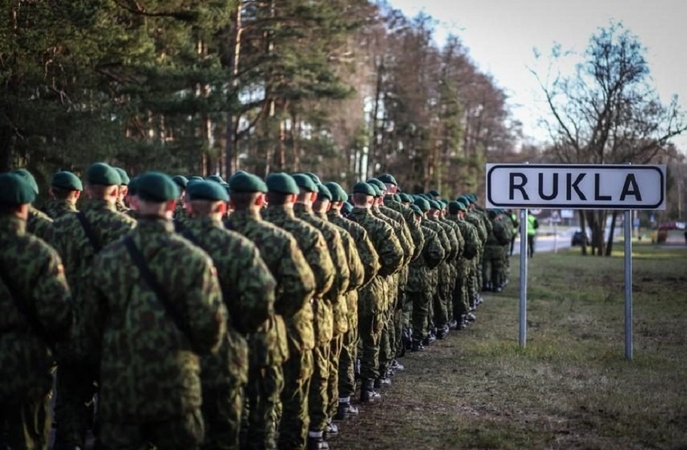 Ruklos kareivinėse kilo gaisras: penki kariai – medikų rankose