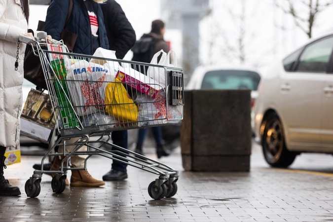 Prekybos tinklai skelbia, kaip dirbs Kalėdų ir Naujųjų metų laikotarpiu