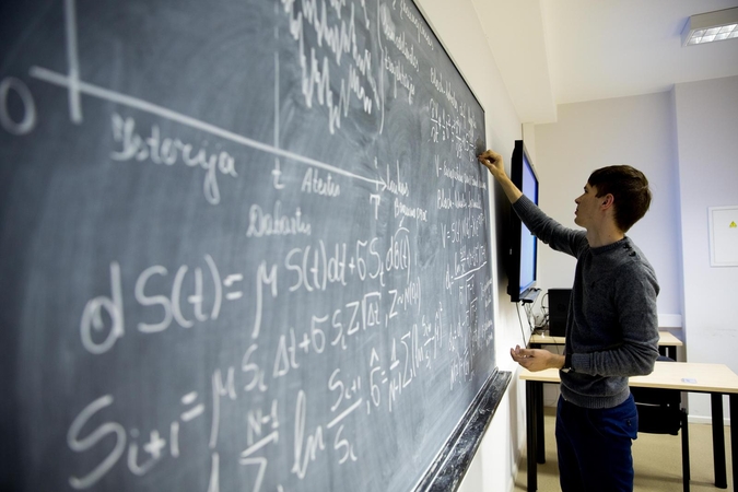 Galvosūkis po bakalauro: ką rinktis magistro studijoms? (pataria ekspertai)