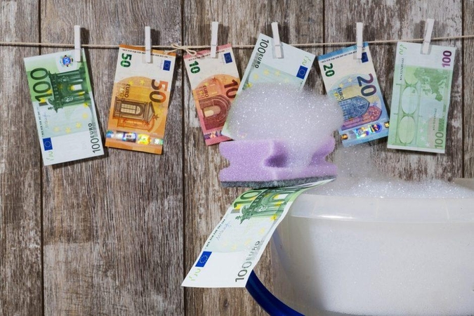 Pinigų plovimo prevencija turės rūpintis ir prekeiviai meno kūriniais