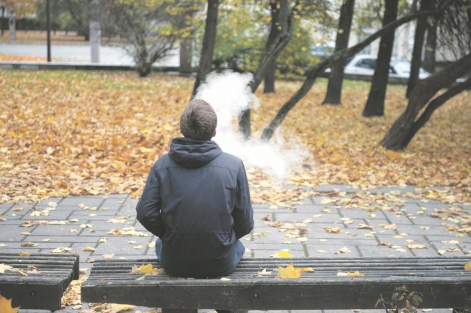 Ištyrė: mokslininkai nustatė, kad  elektroninės cigaretės daro mažesnę žalą, nei tradicinės.