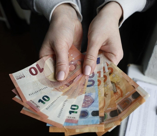 Bendrovės darbuotojoms – įtarimai tūkstantinės sumos pasisavinimu