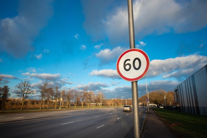 Vairuotojų dėmesiui: vienoje pagrindinių Kauno gatvių galima lėkti greičiau