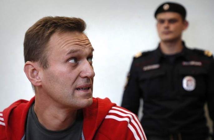 Aplinkybės: teismai, kratos, areštai, sulaikymai keliolikai parų – nebeatsiejama A.Navalno politinės veiklos dalis.