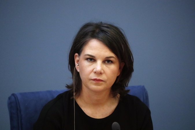 A. Baerbock: Vokietija sąmoningai neatskleidžia visų detalių apie Ukrainai siunčiamus ginklus