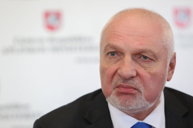 Patyčios: V.Mazuronio teigimu, tragedija yra tuomet, kai koks nors A.Tapinas, įsijautęs į visažinio ir visagalio vaidmenį, pradeda teisti bei viešai įžeidinėti ir trypti žmones.
