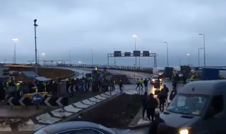 Vežėjų atstovas: eilės prie JK ir Prancūzijos sienos pajudėjo