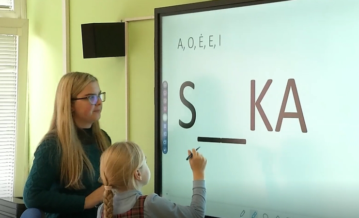 Lietuvių kalbos pamokos – iššūkis: kai kurie net pradinukų tekstai verčia gūžčioti pečiais