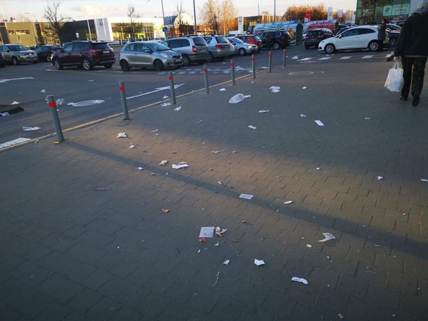 Kur dėti panaudotas kaukes ir vienkartines pirštines?