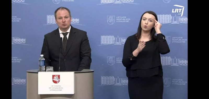 Emocijos: D.Girnytė neslepia kiekvieną kartą prieš tiesioginę transliaciją jaučianti jaudulį.