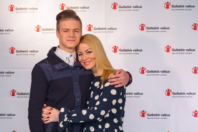Vaida Genytė su sūnumi