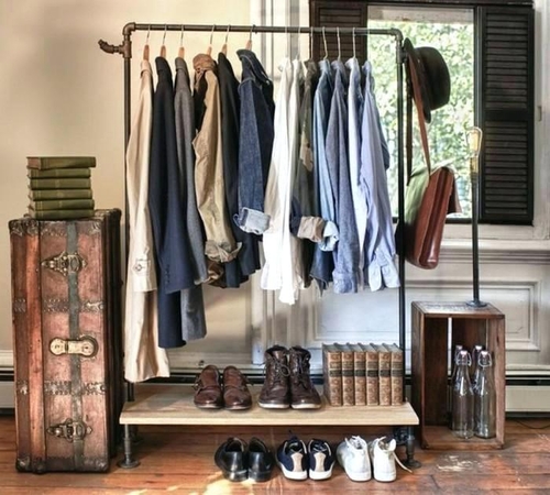„Vintage bazaar“ blusturgyje: kas vienam pabodę, kitam – nauja ir mylima