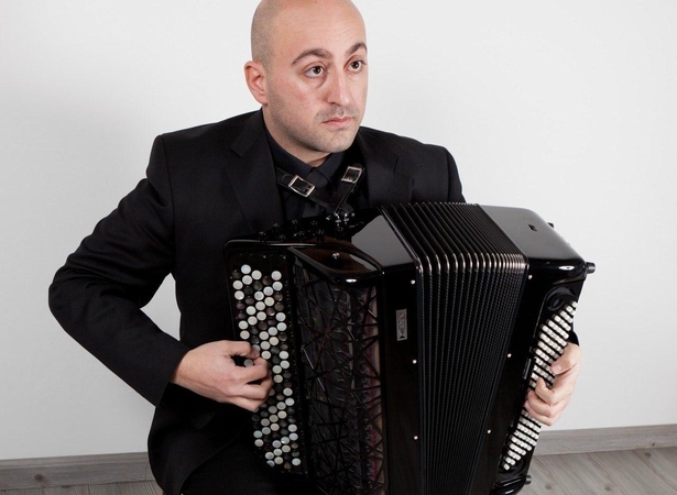G.Scigliano.