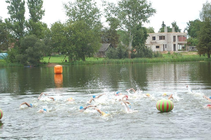 Triatlono entuziastai skelbia šimto „geležinių žmonių“ paiešką