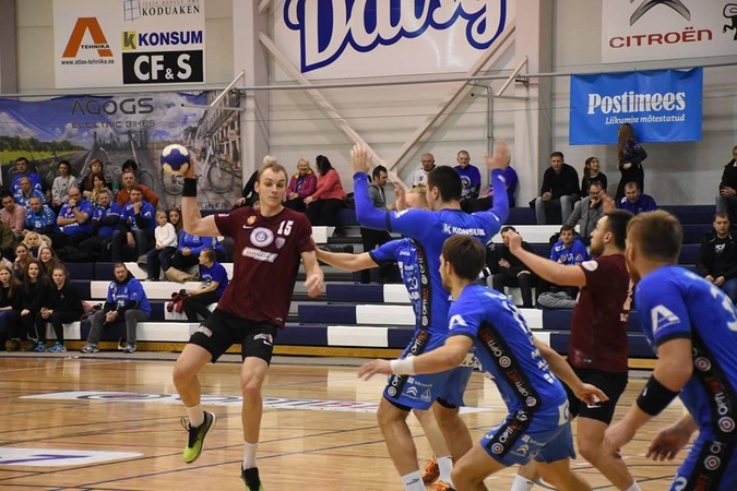 Rezultatyvus: L.Simėnas (su kamuoliu) per dvejas rungtynes Estijoje pelnė net 14 įvarčių.