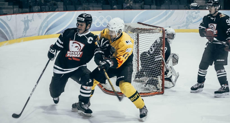 „Hockey Punks“ ir „Juodupė“ kovos dėl vietos finale