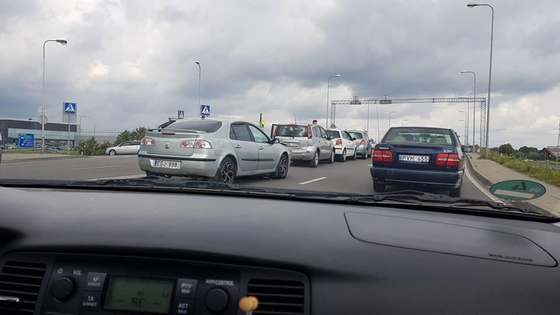 Prie „Megos“ – keturių automobilių avarija