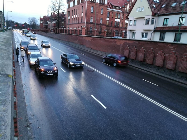 Pakeliui į darbą – trijų mašinų susidūrimas