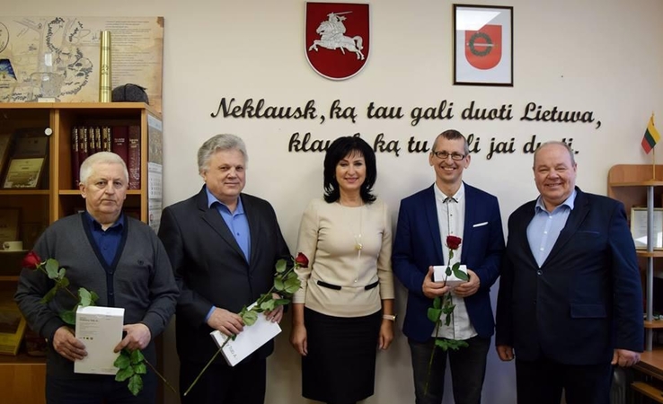 Apdovanoti labai gerai įvertinti valstybės tarnautojai