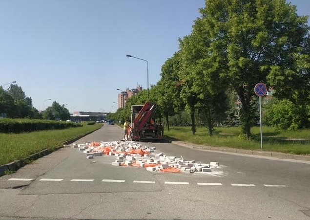Vingio gatvėje pabiro plytos