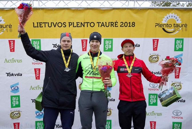 Klaipėdiečiai pergalingai baigė dviračių plento sezoną