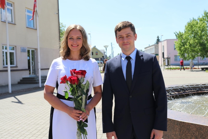 Rasa Petrauskienė ir administracijos direktorius Artūras Bogdanovas.