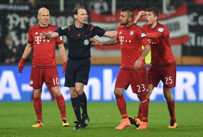 Miuncheno „Bayern“ įveikė „Augsburg“ futbolininkus