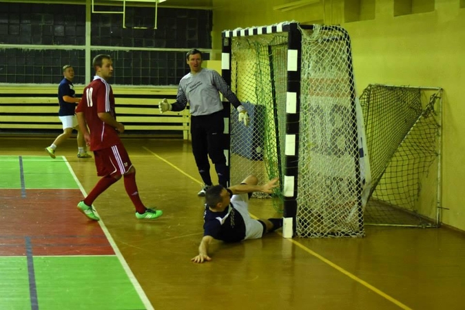 Salės futbolo čempionate – pergalingas vartininko šūvis