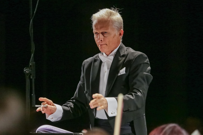 P. Čaikovskio muzikos koncertas į Klaipėdą sugrąžino charizmatiškąjį dirigentą