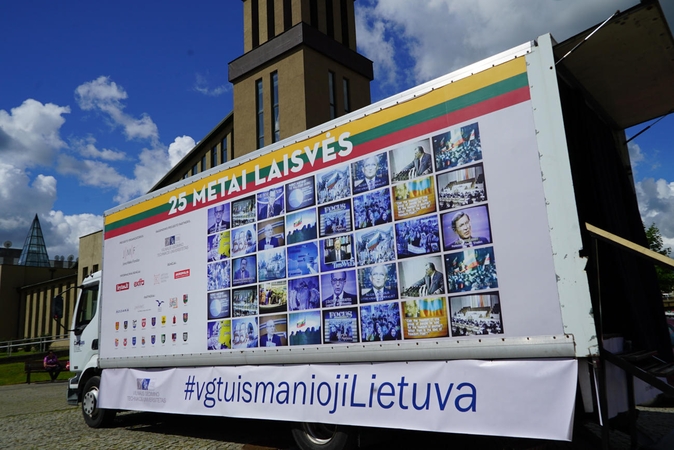 Mobili J. Meko kino galerija atkeliauja į Klaipėdą