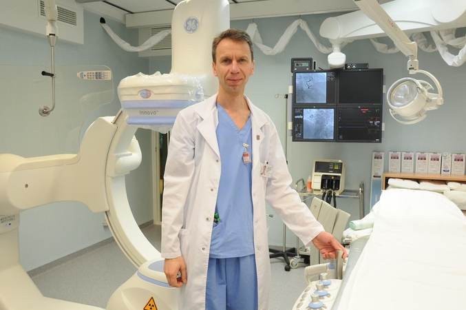 Užakusias širdies kraujagysles gydys deimantiniu grąžtu