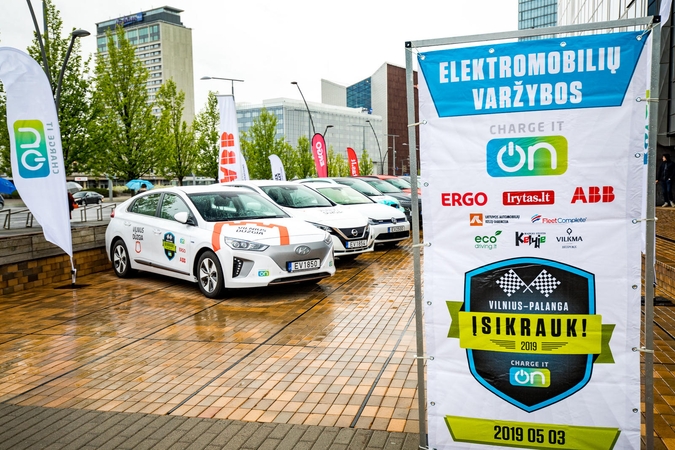 Prasidėjo penktasis elektromobilių maratonas