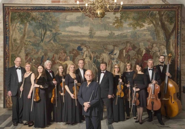 Orkestras „Musica humana“, vadovaujamas renginio meno vadovo, dirigento A.Vizgirdos.