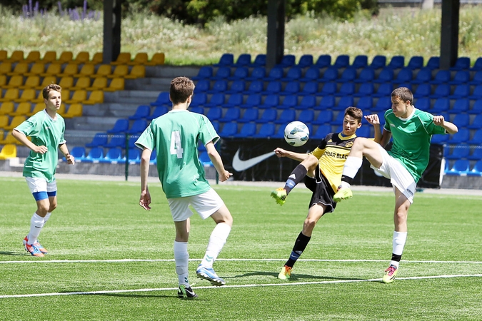 Svečiai: Ventspilio ir Bodzanovo (žali marškinėliai) komandų susitikime buvo pranašesni latviai, laimėję varžybas 2:0.