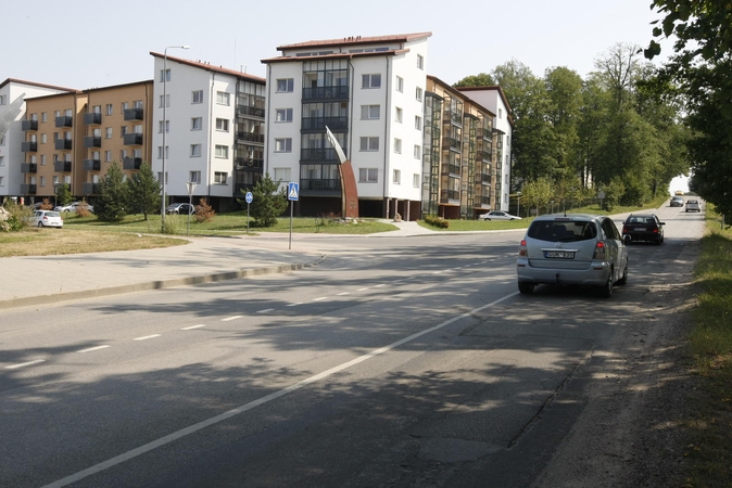 Sprendimas: iškili pėsčiųjų perėja bus įrengta ties Tauralaukio gatve.