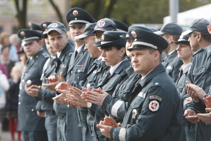 Vadovų postus policijoje vis dažniau užima moterys, jų daugėja ir tarp eilinių pareigūnų.