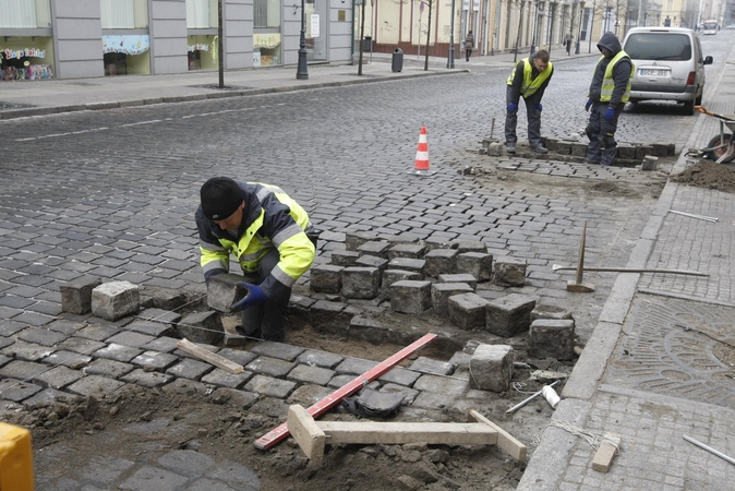 Jau šią vasarą dėl Tiltų g. nuolat burnojantys uostamiesčio dviratininkai turės kiek aptilti.