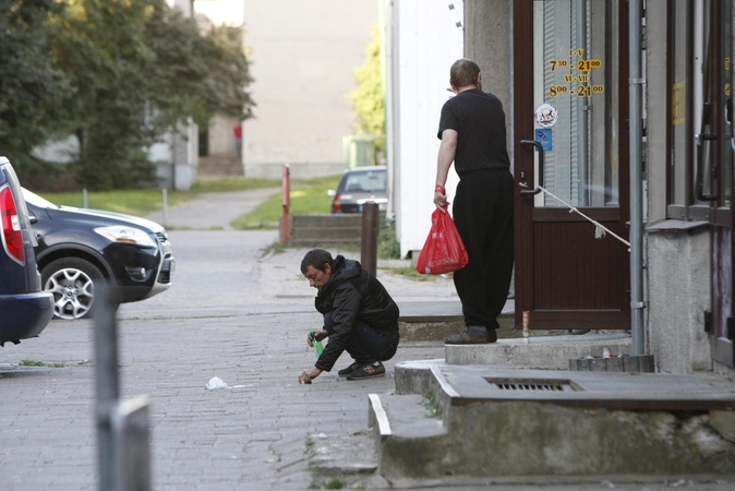 Akivaizdu: alkoholio kainos šalyje auga, tačiau mėgstantiesiems svaigintis viešose vietose tai – ne problema.