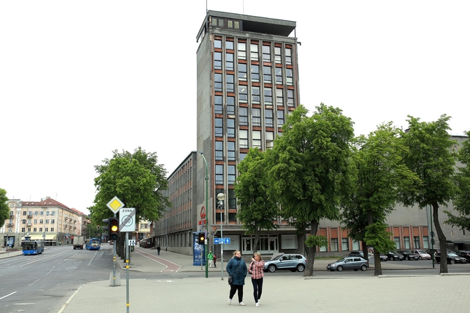 Sutarė: uostamiesčio savivaldybė remontuos šalia Klaipėdos valstybinio muzikinio teatro esančius šaligatvius ir kitą infrastruktūrą.