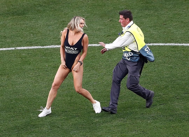 Poelgis: K.Wolanski minutei kitai privertė žiūrovus užmiršti futbolą.