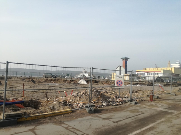 Trikdžiai: rangovui nespėjus įvykdyti įsipareigojimų, stringa perkėlos rekonstrukcija.