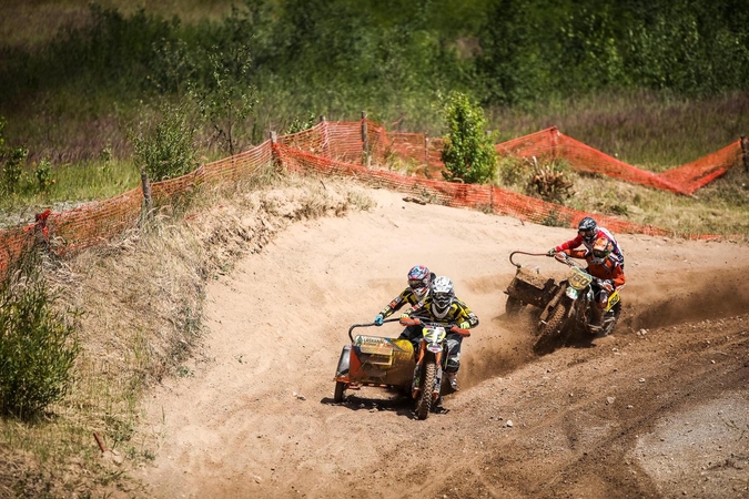 Daugkartiniai motokroso čempionai broliai Kišūnai motyvacijos sportuoti nepraranda