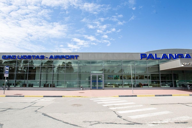 Palangos oro uoste – pirmasis karatė egzaminas ant kilimo ir tūpimo tako