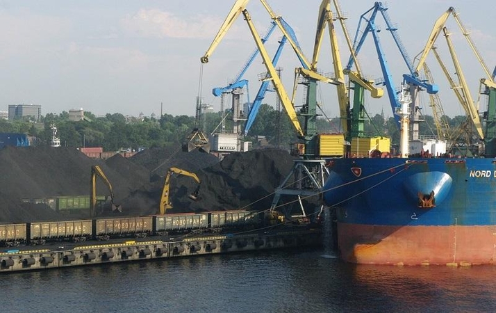 Rygos uoste rusiškų anglių kalnai nyksta.