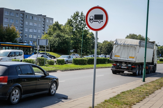 Statybininkų prospektu sunkvežimiai nevažiuos
