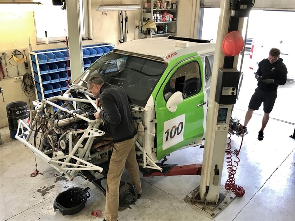 Prieš Dakarą – V. Žalos „Toyota Hilux“ revizija