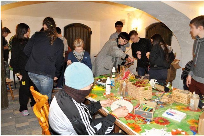 Moksleiviai kurs laikrodžius mamoms